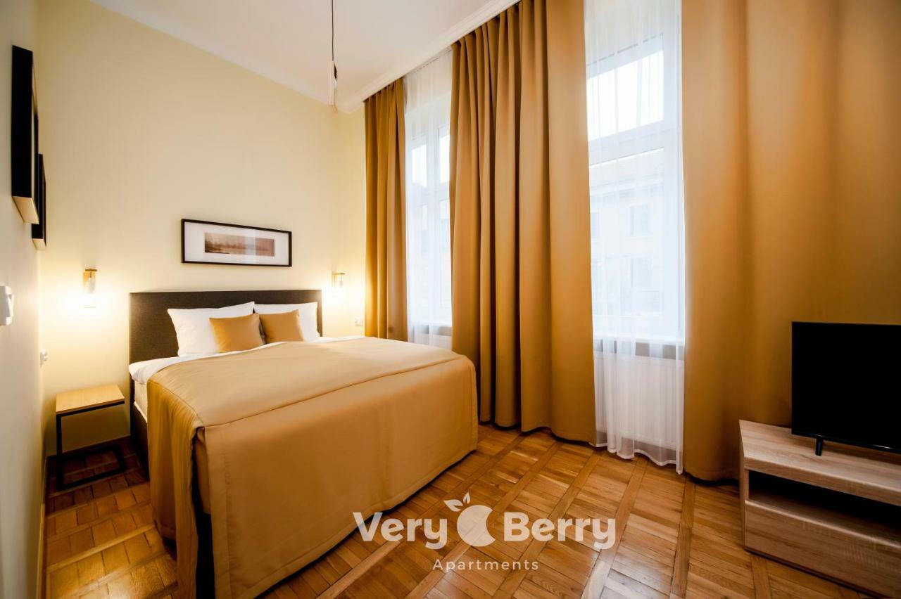Very Berry - Podgorna 1c - Old City Apartments, check in 24h Posen Exterior foto